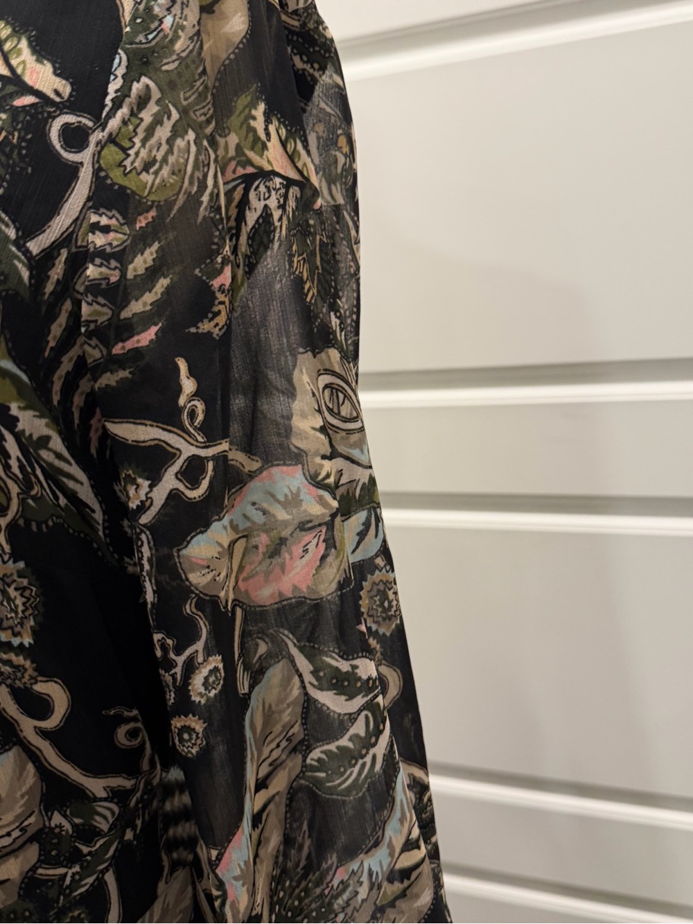 Floral Long Sleeve Black Maxi Dress with Leaf Print with Tie Neck and Pockets - Picture 9 of 9